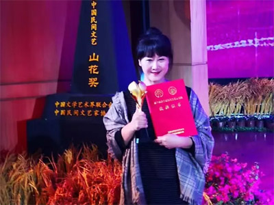 李燕 吉林省民間文藝家、兒童文學作家、故事作家李謙